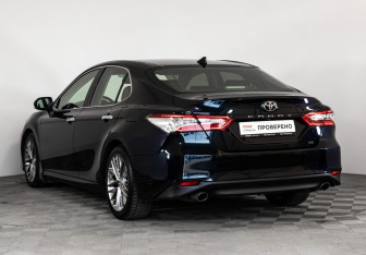 Подержанный автомобиль Toyota Camry Sedan 2020 года (9 фото)