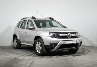 Подержанный автомобиль Renault Duster 2016 года (3 фото)