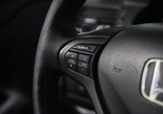 Подержанный автомобиль Honda Accord Sedan 2011 года (17 фото)