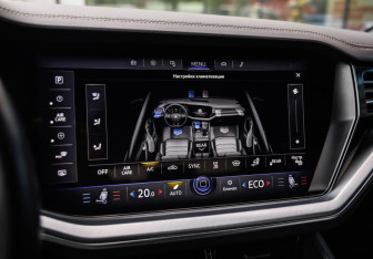 Подержанный автомобиль Volkswagen Touareg 2020 года (20 фото)