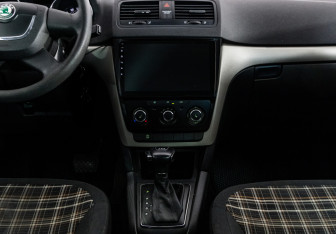 Подержанный автомобиль Skoda Yeti 2012 года (12 фото)