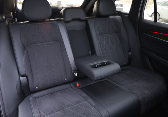 Подержанный автомобиль Geely Monjaro 2025 года (34 фото)