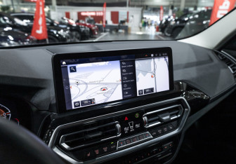 Подержанный автомобиль BMW X3 2022 года (21 фото)
