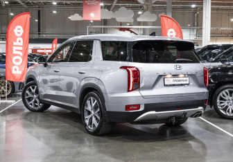 Подержанный автомобиль Hyundai Palisade 2022 года (12 фото)