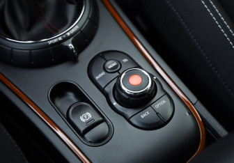 Подержанный автомобиль MINI Countryman 2017 года (23 фото)