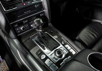 Подержанный автомобиль Audi Q7 2012 года (11 фото)