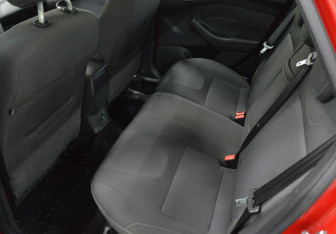 Подержанный автомобиль Ford Focus Sedan 2011 года (11 фото)