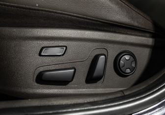 Подержанный автомобиль Kia Stinger 2018 года (15 фото)