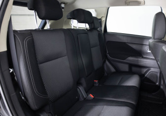 Подержанный автомобиль Mitsubishi Outlander 2019 года (19 фото)