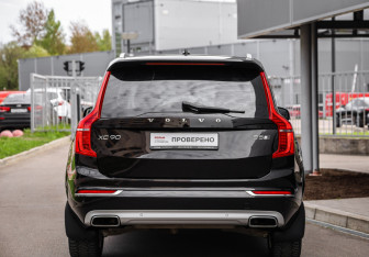 Подержанный автомобиль Volvo XC90 2015 года (7 фото)