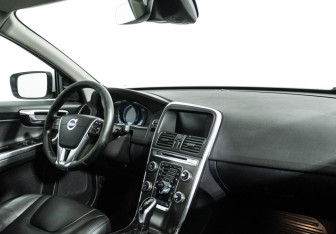 Подержанный автомобиль Volvo XC60 2014 года (9 фото)