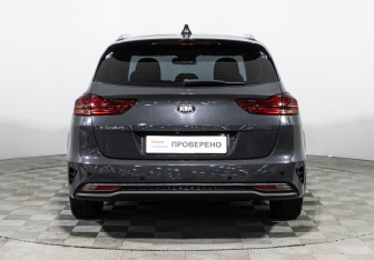 Подержанный автомобиль Kia Ceed Wagon 2019 года (6 фото)