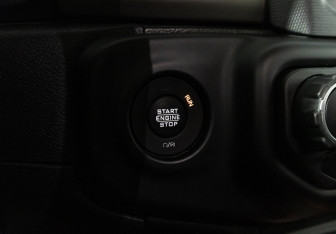 Подержанный автомобиль Jeep Wrangler 2020 года (17 фото)