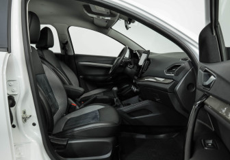 Подержанный автомобиль LADA (ВАЗ) Vesta Sedan 2023 года (24 фото)