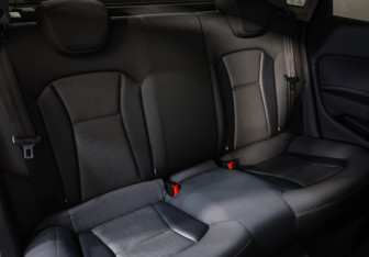 Подержанный автомобиль Audi A1 2013 года (22 фото)