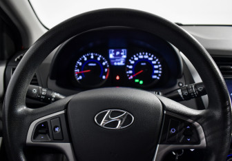 Подержанный автомобиль Hyundai Solaris Sedan 2016 года (15 фото)