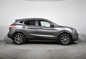 Подержанный автомобиль Nissan Qashqai 2017 года (4 фото)