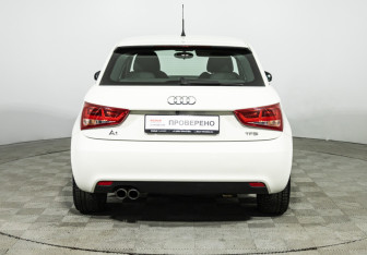 Подержанный автомобиль Audi A1 2011 года (6 фото)