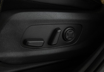 Подержанный автомобиль Kia Carnival 2021 года (19 фото)