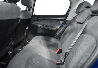 Подержанный автомобиль Peugeot 206 Sedan 2009 года (14 фото)