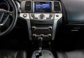 Подержанный автомобиль Nissan Murano Suv 2015 года (14 фото)
