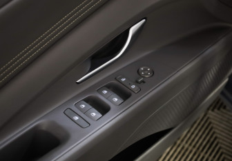 Подержанный автомобиль Hyundai Elantra Sedan 2021 года (15 фото)