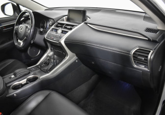 Подержанный автомобиль Lexus NX 2016 года (12 фото)