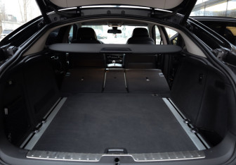 Подержанный автомобиль BMW X6 2018 года (32 фото)