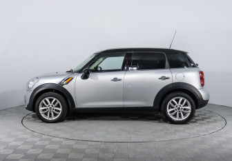 Подержанный автомобиль MINI Countryman 2012 года (16 фото)