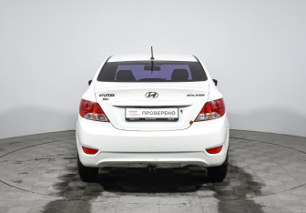 Подержанный автомобиль Hyundai Solaris Sedan 2012 года (6 фото)