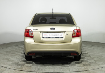Подержанный автомобиль Kia Rio Sedan 2011 года (6 фото)