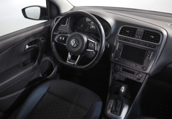 Подержанный автомобиль Volkswagen Polo Sedan 2019 года (8 фото)