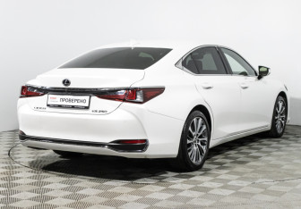 Подержанный автомобиль Lexus ES 2020 года (5 фото)