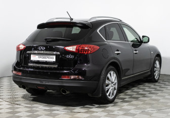 Подержанный автомобиль Infiniti EX 2012 года (5 фото)