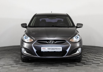 Подержанный автомобиль Hyundai Solaris Hatchback 2012 года (2 фото)