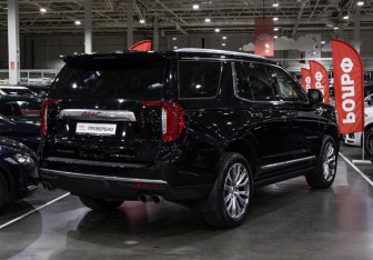 Подержанный автомобиль GMC Yukon 2022 года (8 фото)