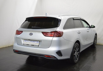 Подержанный автомобиль Kia Ceed Wagon 2021 года (5 фото)
