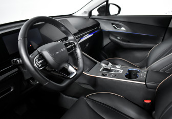 Подержанный автомобиль Omoda C5 2024 года (9 фото)
