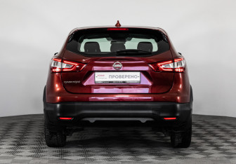 Подержанный автомобиль Nissan Qashqai 2017 года (6 фото)