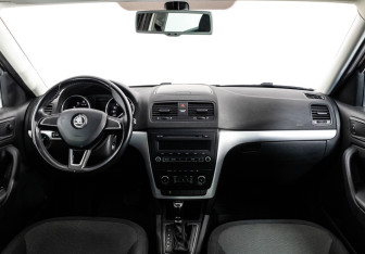 Подержанный автомобиль Skoda Yeti 2014 года (10 фото)