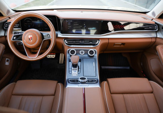 Подержанный автомобиль Hongqi H9 2024 года (8 фото)