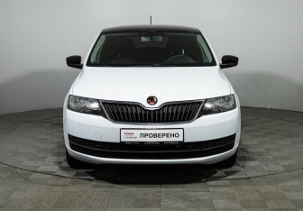 Подержанный автомобиль Skoda Rapid Liftback 2014 года (2 фото)