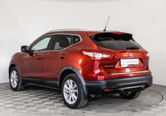 Подержанный автомобиль Nissan Qashqai 2016 года (7 фото)