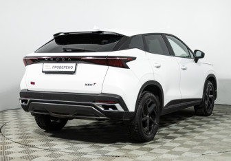 Подержанный автомобиль Omoda C5 2023 года (5 фото)