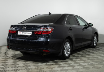 Подержанный автомобиль Toyota Camry Sedan 2018 года (5 фото)