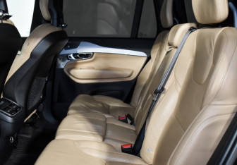 Подержанный автомобиль Volvo XC90 2015 года (13 фото)