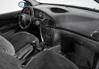 Подержанный автомобиль Citroen C5 Liftback 2006 года (15 фото)