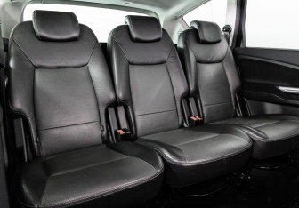 Подержанный автомобиль Ford S-MAX 2008 года (15 фото)