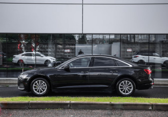 Подержанный автомобиль Audi A6 Sedan 2020 года (9 фото)