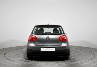 Подержанный автомобиль Volkswagen Golf Hatchback 2007 года (6 фото)